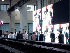 中國(guó)人民大學(xué)EMBA班來(lái)元亨光電參觀(guān)考察
